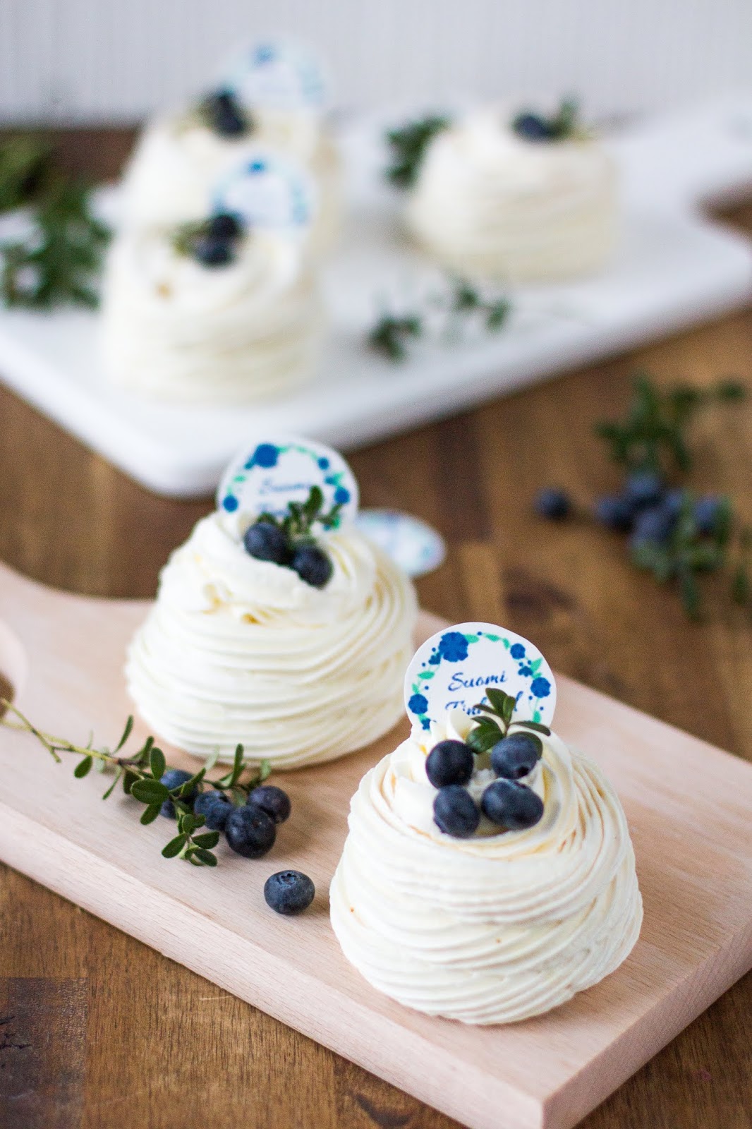 Meringue with whipped cream and blueberries