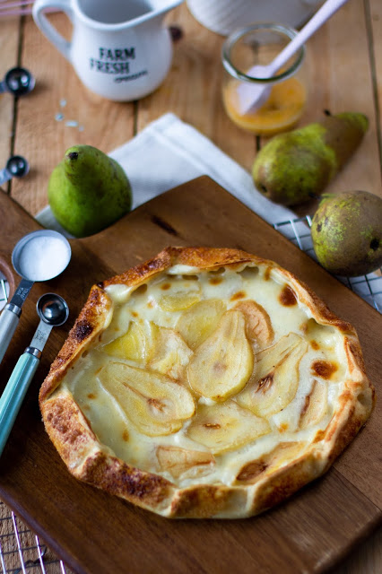 pear pie with hint of vanilla
