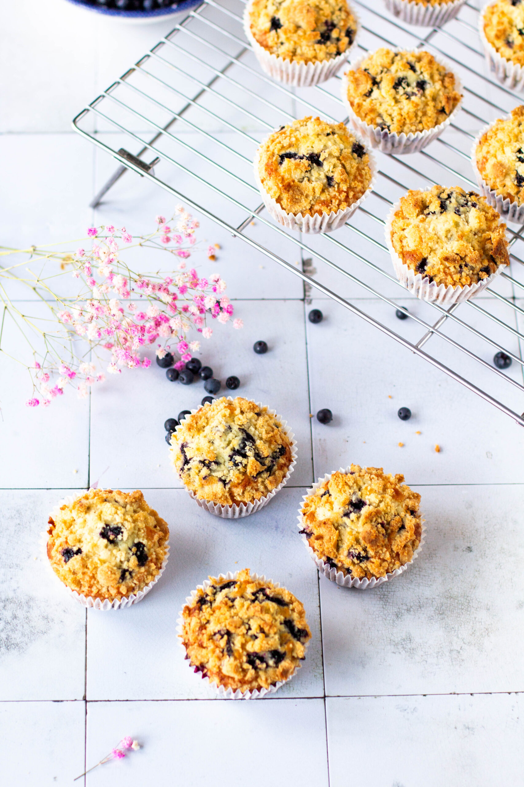 Mustikkamuffinssit murulla