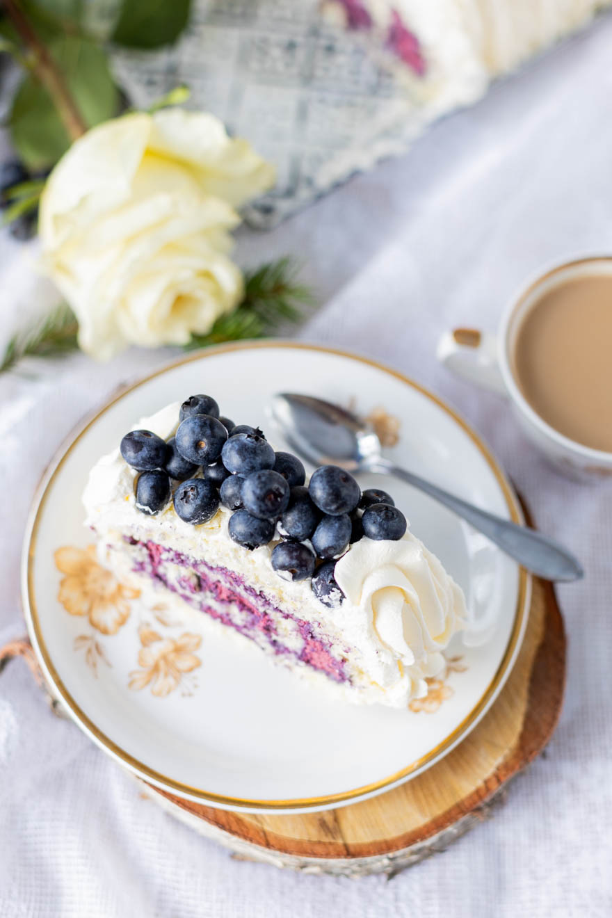 Kääretorttu mustikasta