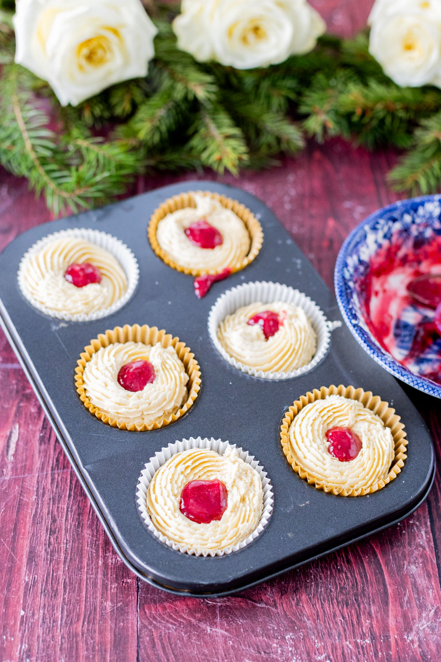 ihanat vadelmaleivokset ennen paistamista