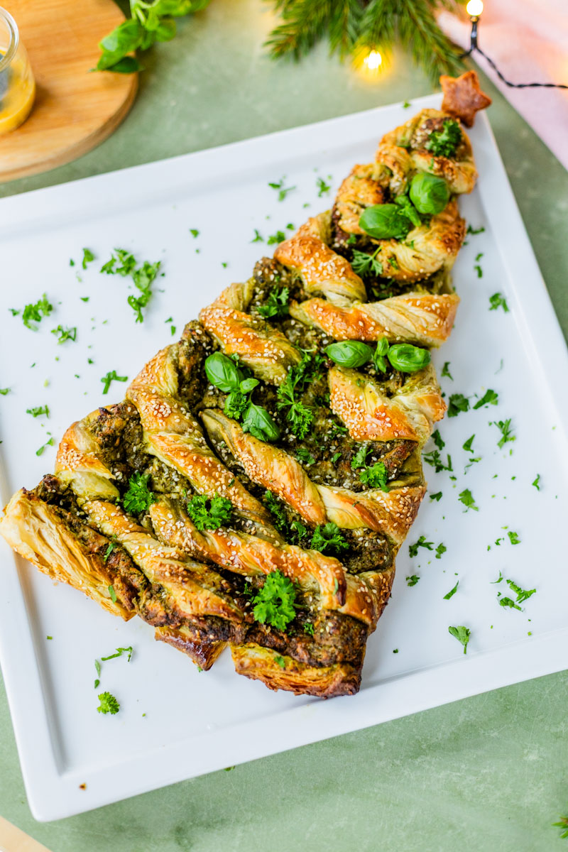 Savory Christmas puff pastry tart